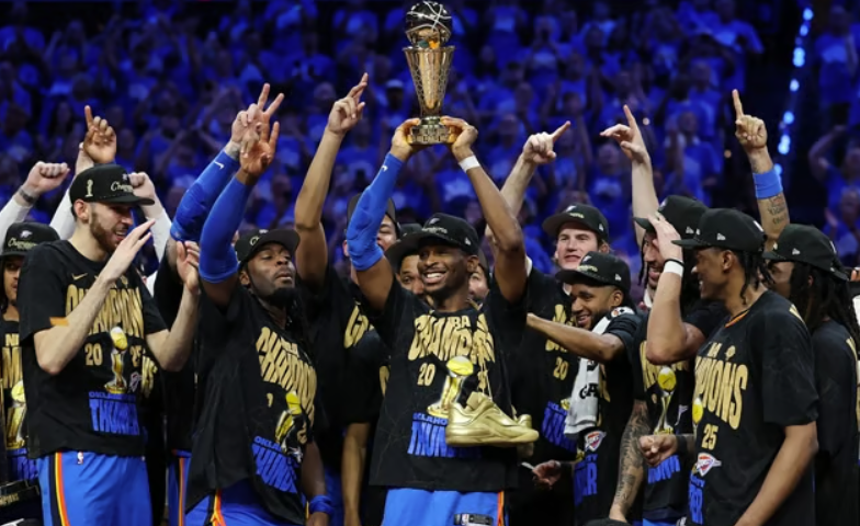 팀과 함께하는 우승 축하